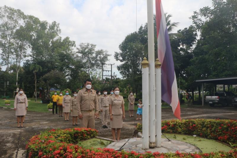 3. กิจกรรมเชิญธงชาติไทยและร้องเพลงชาติไทย เพื่อซักซ้อมความเข้าใจในการปฏิบัติหน้าที่ของตน การทำงานร่วมกัน 